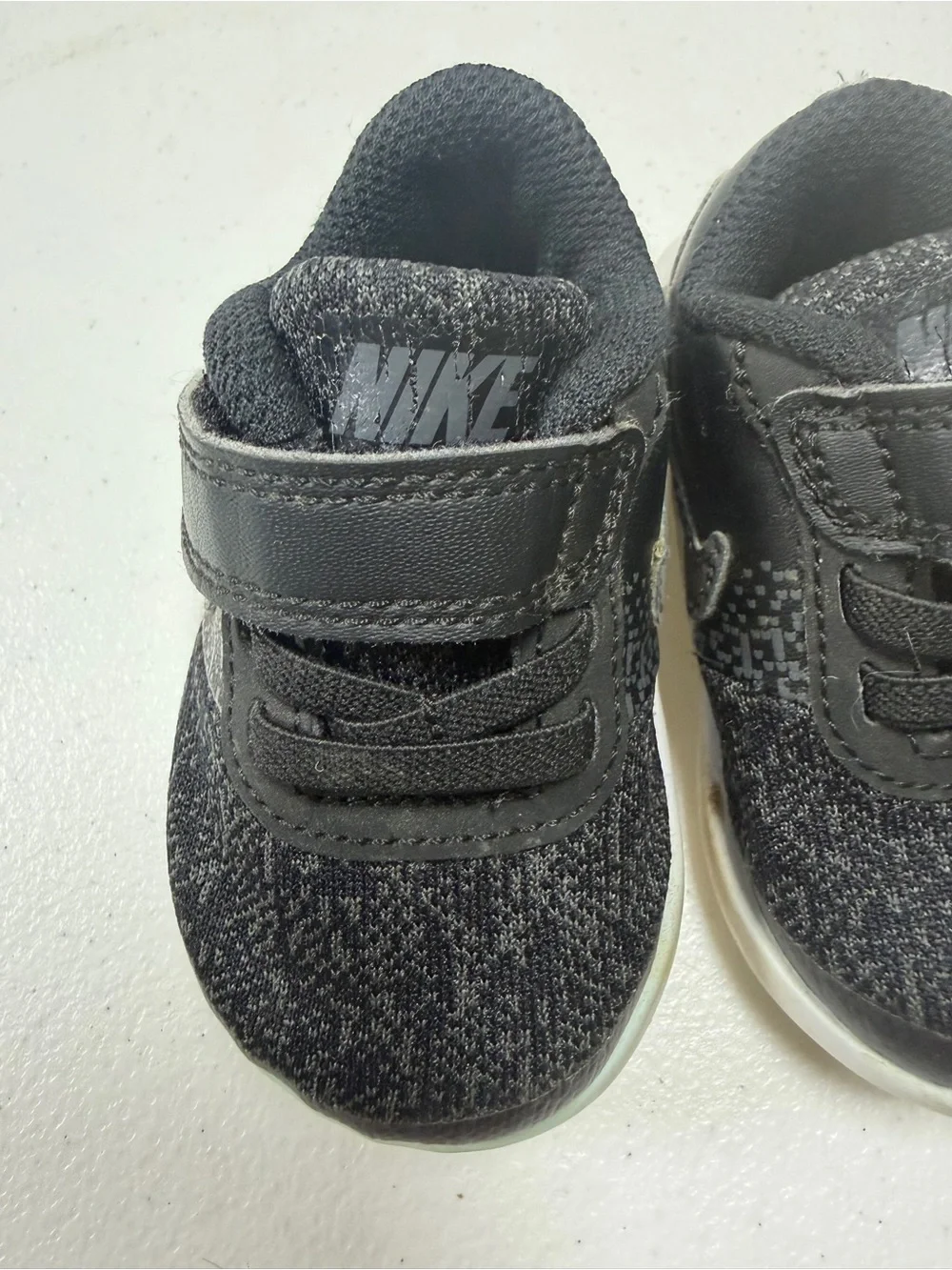 Nike Revolution Toddler Black Knit Hook-and-Loop Sneakers size 3C
